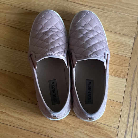 Steve Madden pink loafers . Comfortable spring shoes - Picture 2 of 3